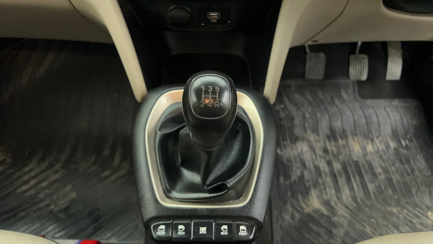 Used 2020 Hyundai Santro Sportz CNG Cng Manual interior GEAR  KNOB VIEW