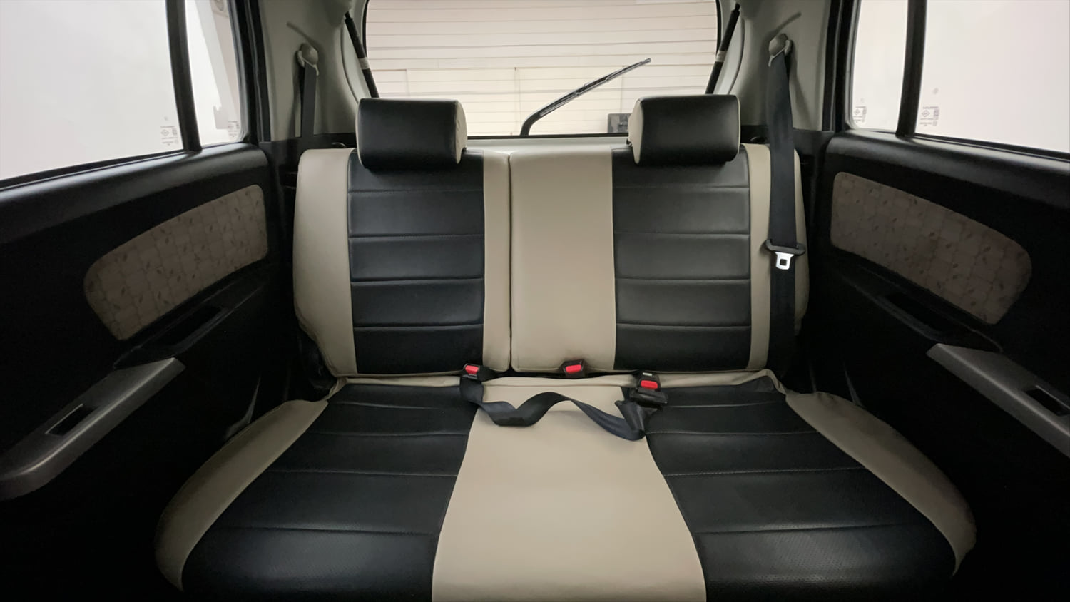 Used 2016 Maruti Suzuki Wagon R VXI Petrol Manual interior REAR SEAT CONDITION VIEW