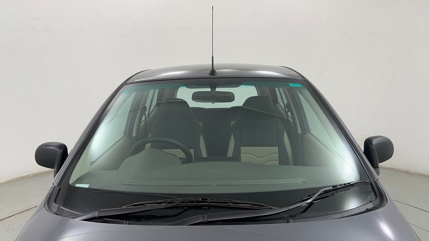 Used 2015 Hyundai i10 Magna 1.1 iRDE2 Petrol Manual exterior FRONT WINDSHIELD VIEW