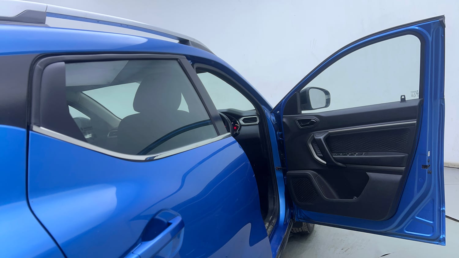 Used 2022 Renault Kiger RXZ AMT Petrol Automatic interior RIGHT FRONT DOOR OPEN VIEW