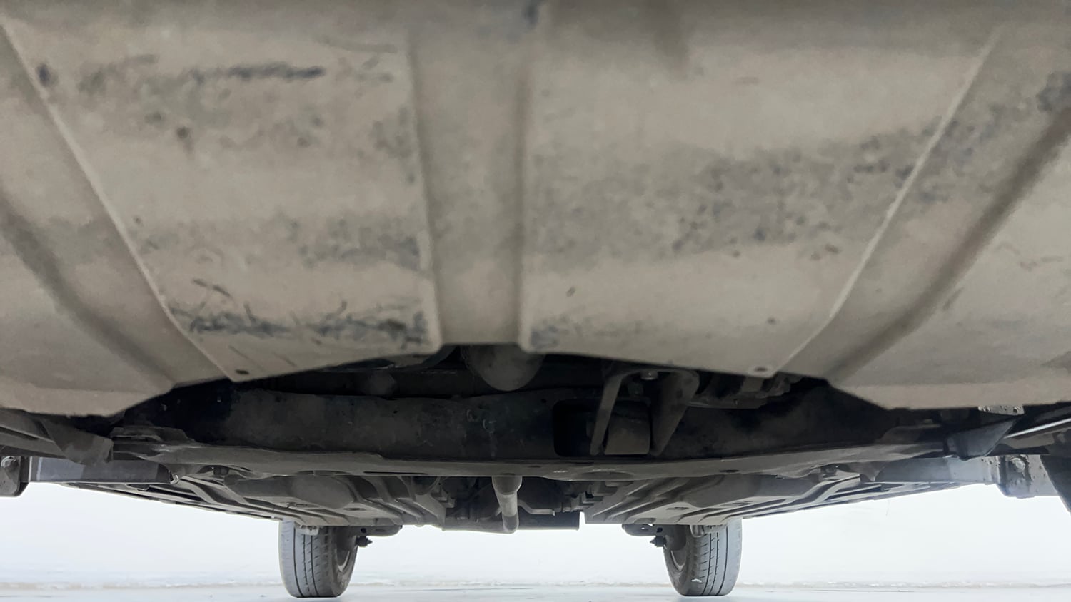 Used 2017 Maruti Suzuki Vitara Brezza VDi (O) Diesel Manual extra FRONT LEFT UNDERBODY VIEW