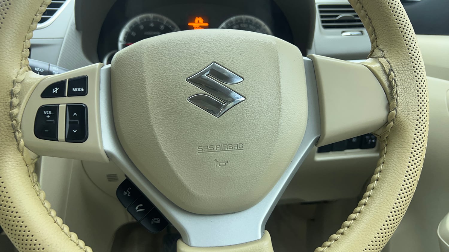 Used 2018 Maruti Suzuki Ertiga ZXI+ Petrol Manual top_features Airbags