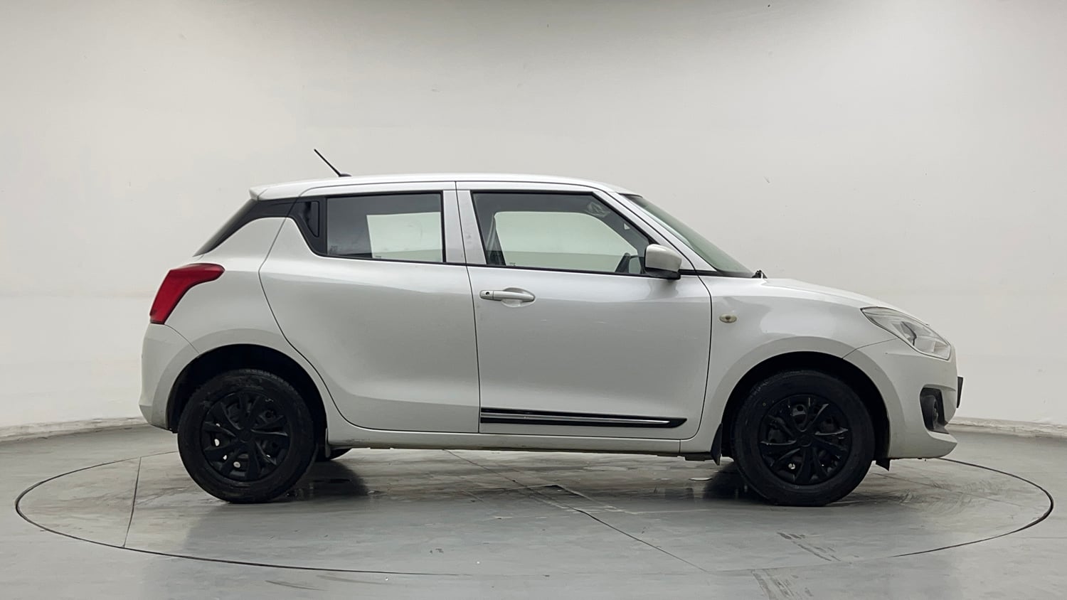 Used 2019 Maruti Suzuki Swift LXi Petrol Manual exterior RIGHT SIDE VIEW