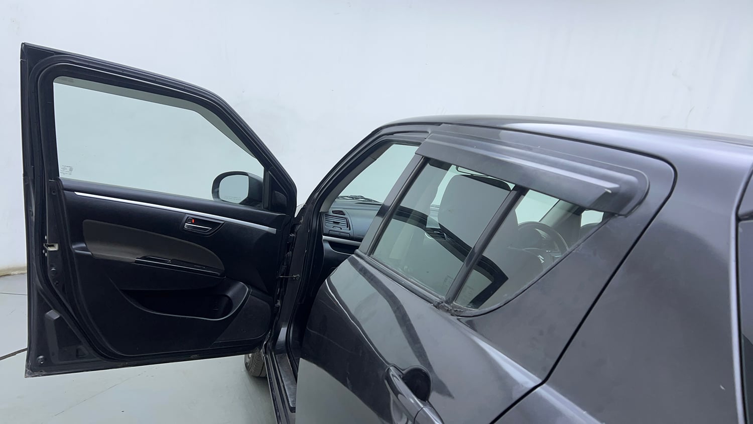 Used 2015 Maruti Suzuki Swift ZXi Petrol Manual interior LEFT FRONT DOOR OPEN VIEW