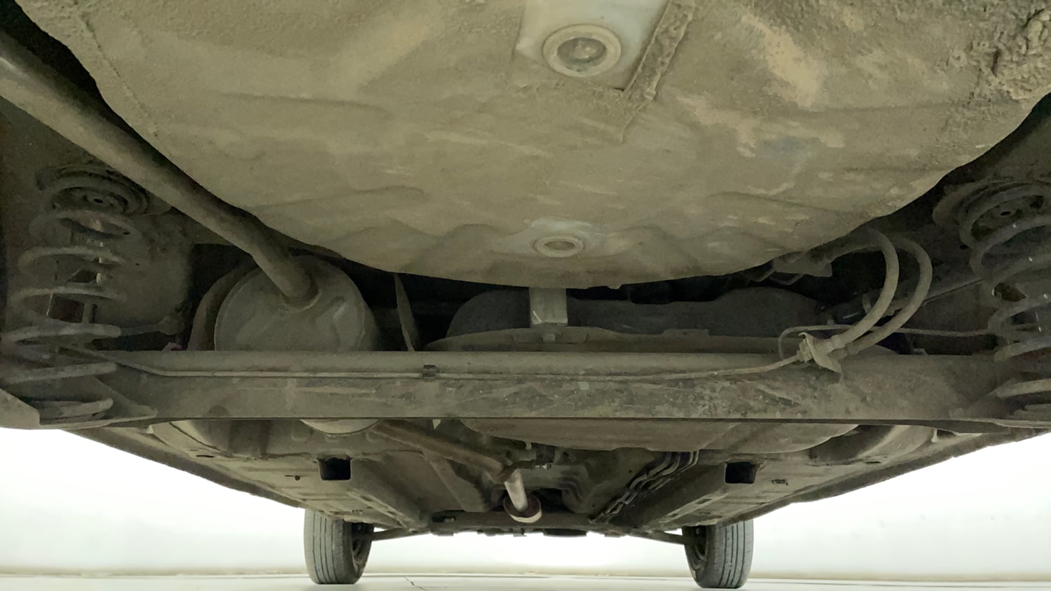 Used 2018 Renault Kwid 1.0 RXL Petrol Manual extra REAR UNDERBODY VIEW (TAKEN FROM REAR)