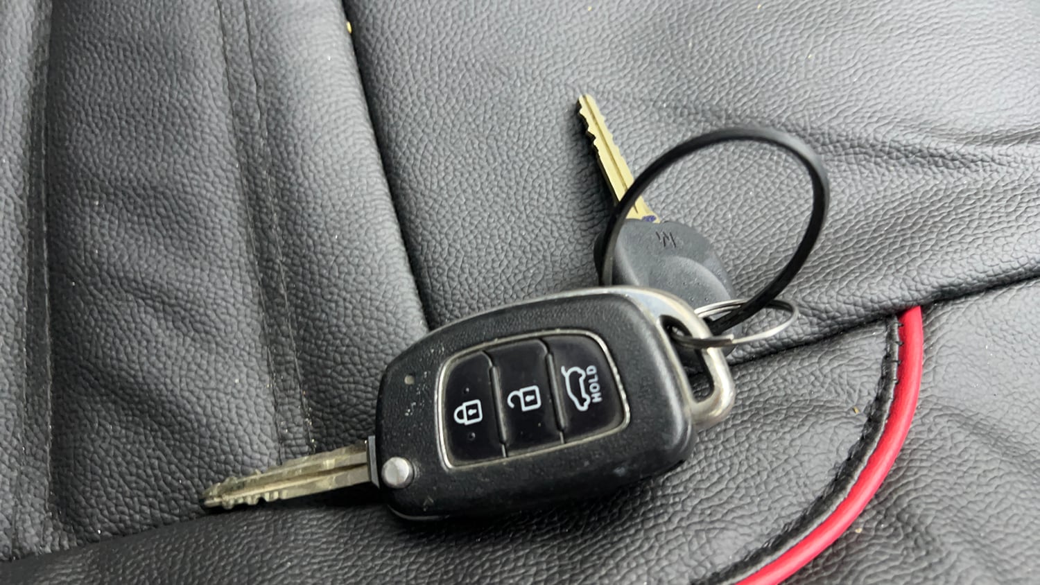 Used 2016 Hyundai Elite i20 Sportz 1.2 Petrol Manual extra CAR KEY VIEW