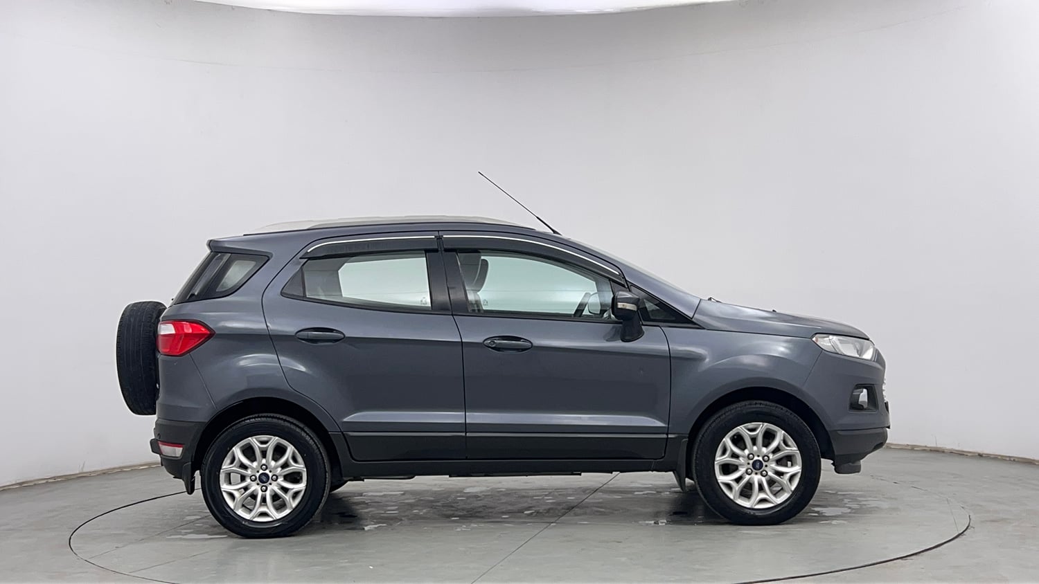 Used 2017 Ford EcoSport Titanium 1.5L TDCi Diesel Manual exterior RIGHT SIDE VIEW