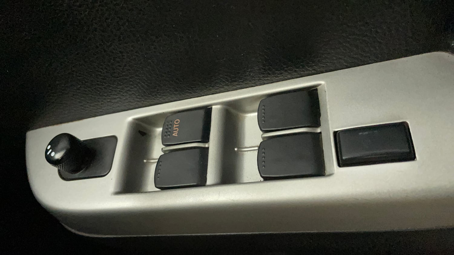 Used 2016 Maruti Suzuki Wagon R VXI Petrol Manual top_features Power windows