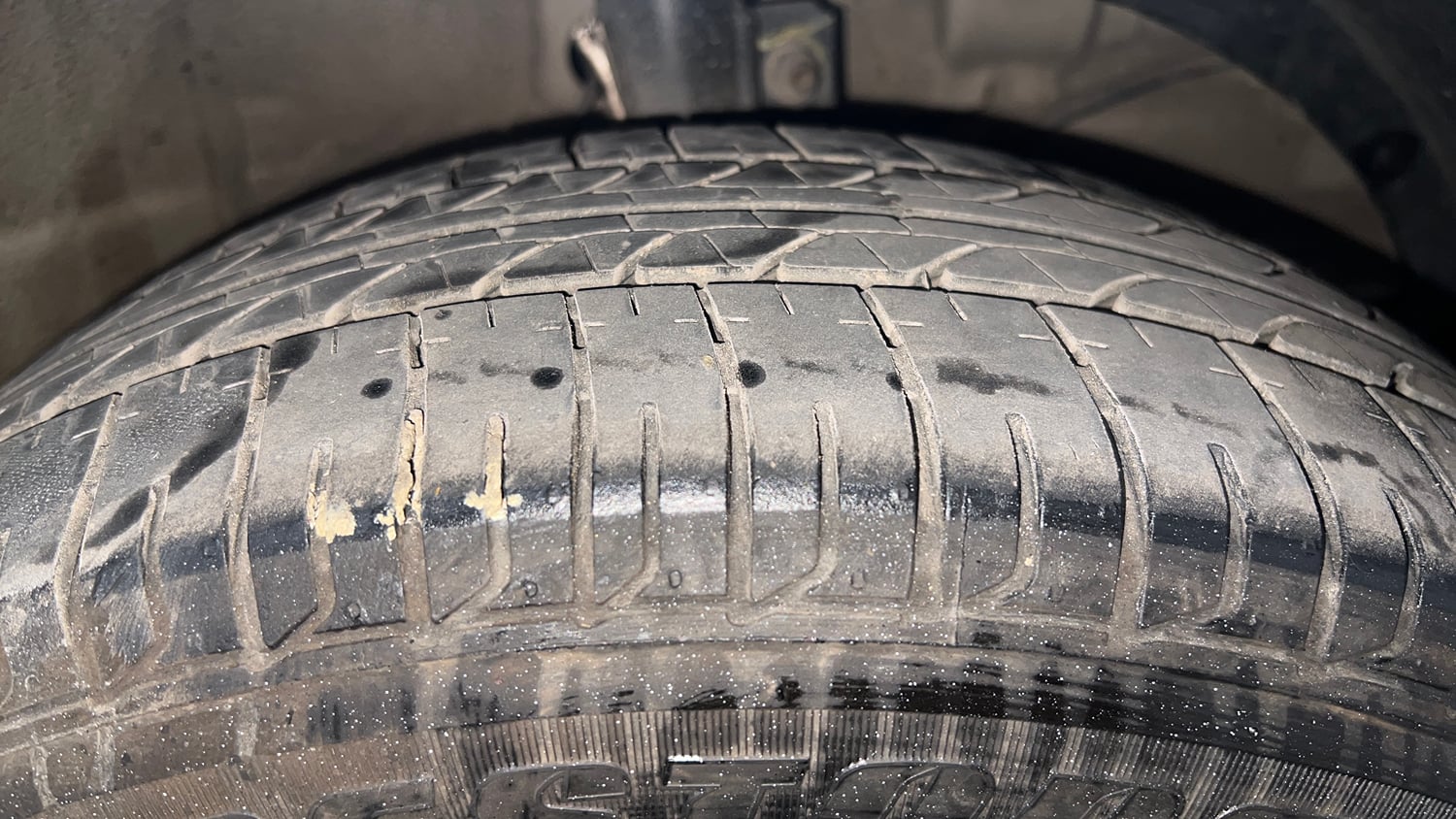 Used 2019 Maruti Suzuki New Ertiga ZXi AT Petrol Automatic tyres RIGHT FRONT TYRE TREAD VIEW