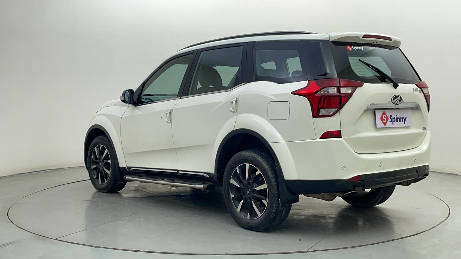 Used 2019 Mahindra XUV500 W11 Diesel Manual exterior LEFT REAR CORNER VIEW
