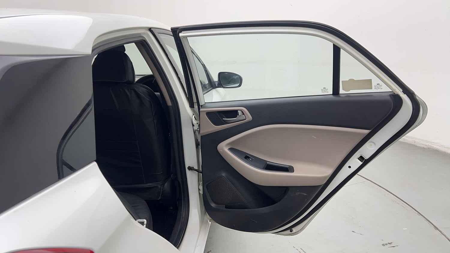 Used 2016 Hyundai Elite i20 Sportz 1.2 Petrol Manual interior RIGHT REAR DOOR OPEN VIEW