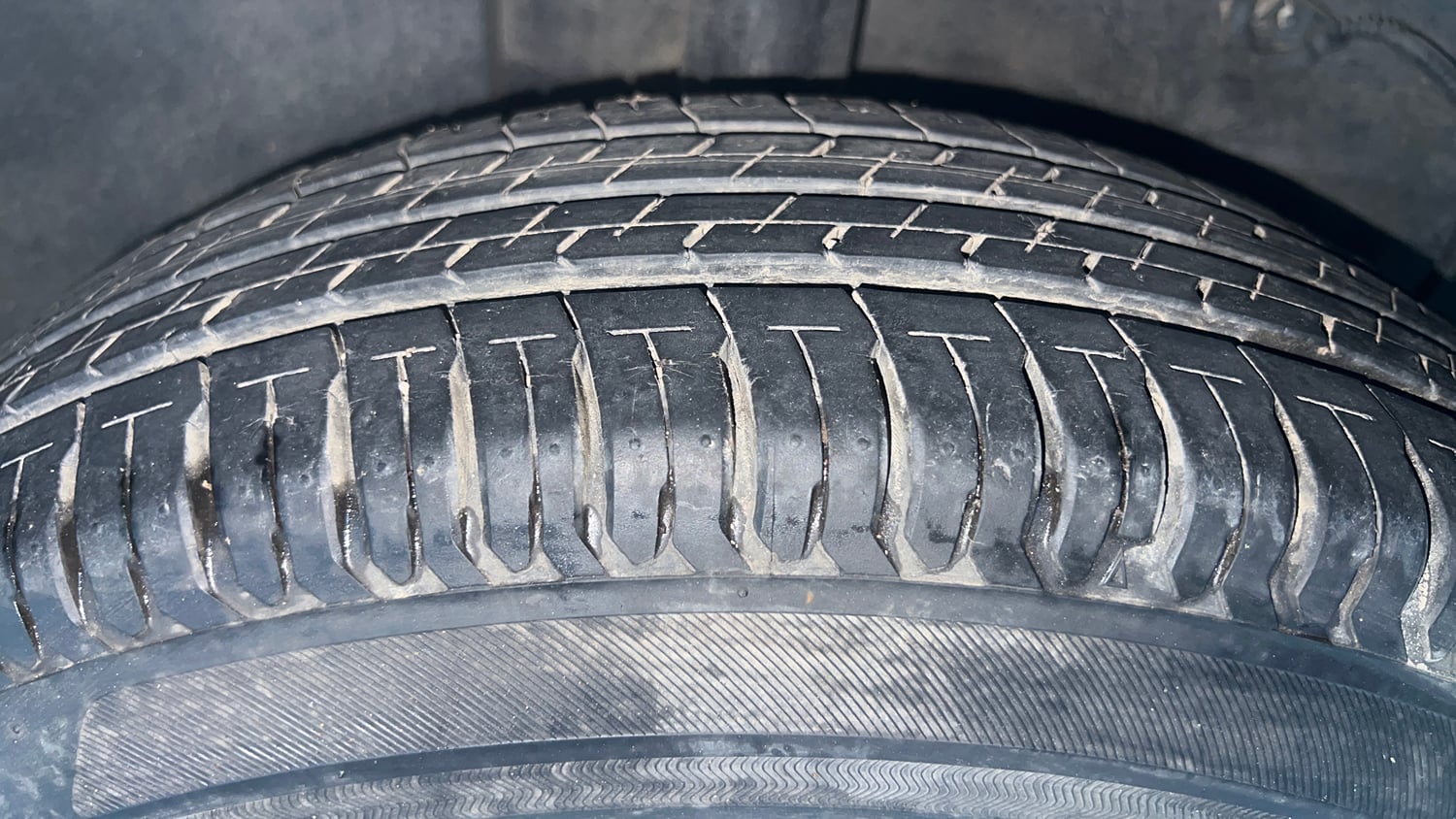 Used 2021 Tata Altroz XM Petrol Petrol Manual tyres RIGHT REAR TYRE TREAD VIEW