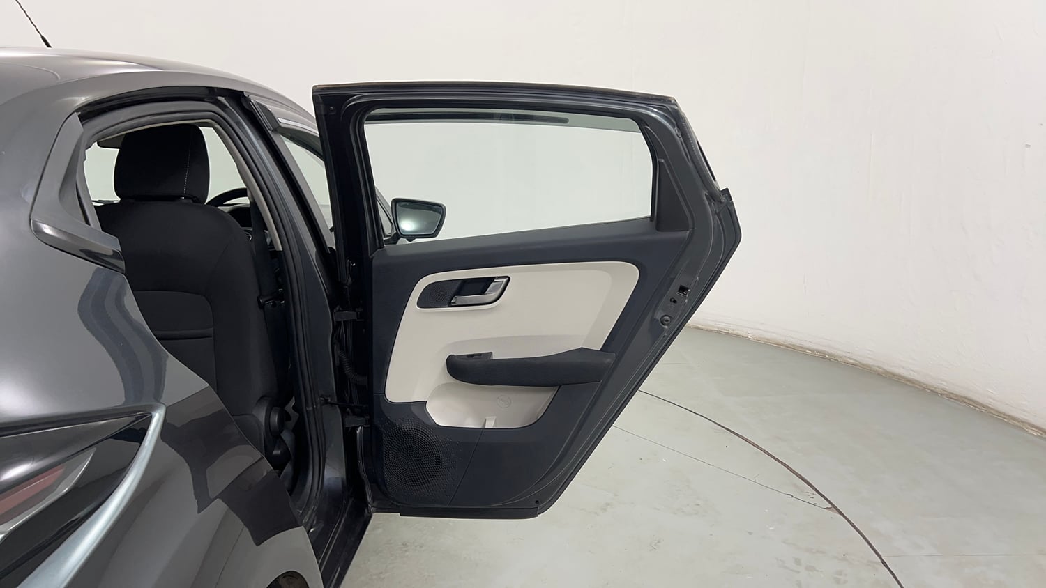 Used 2021 Tata Altroz XZ Petrol Petrol Manual interior RIGHT REAR DOOR OPEN VIEW