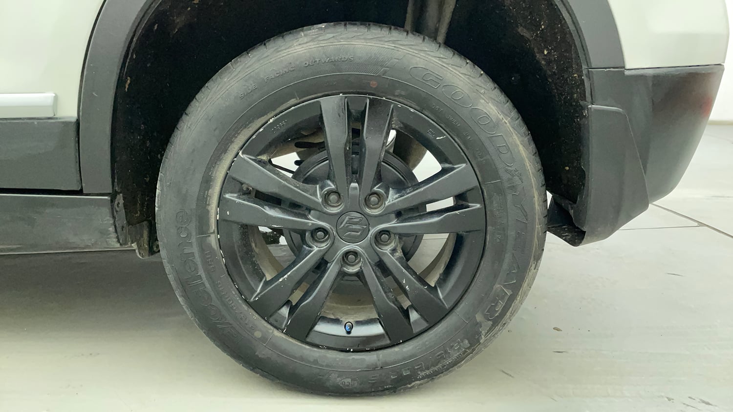 Used 2019 maruti-suzuki Vitara Brezza ZDi Plus AGS Diesel Automatic tyres LEFT REAR TYRE RIM VIEW