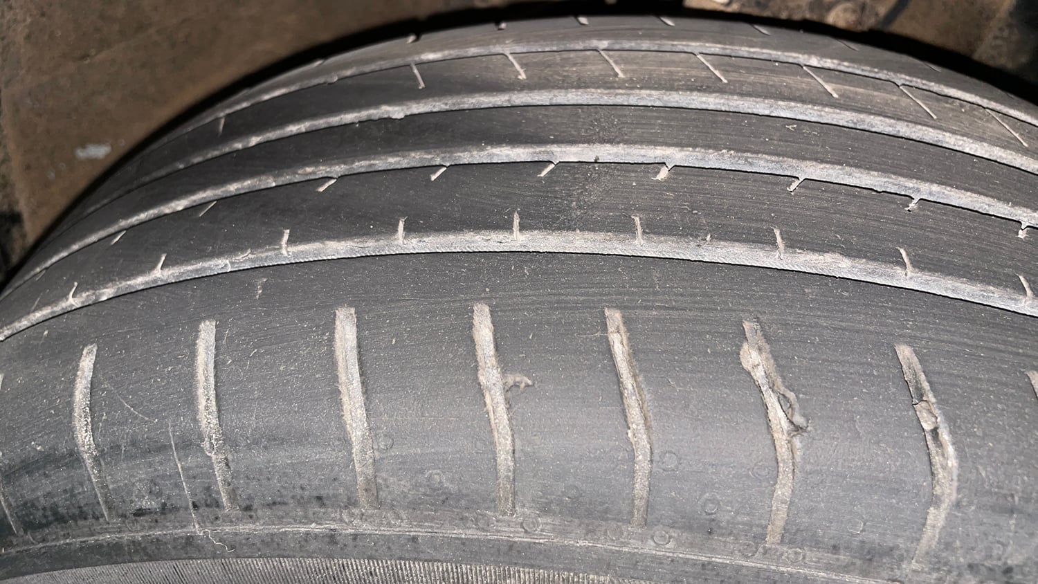 Used 2024 Hyundai Venue S (O) Plus 1.2 Petrol Petrol Manual tyres RIGHT FRONT TYRE TREAD VIEW
