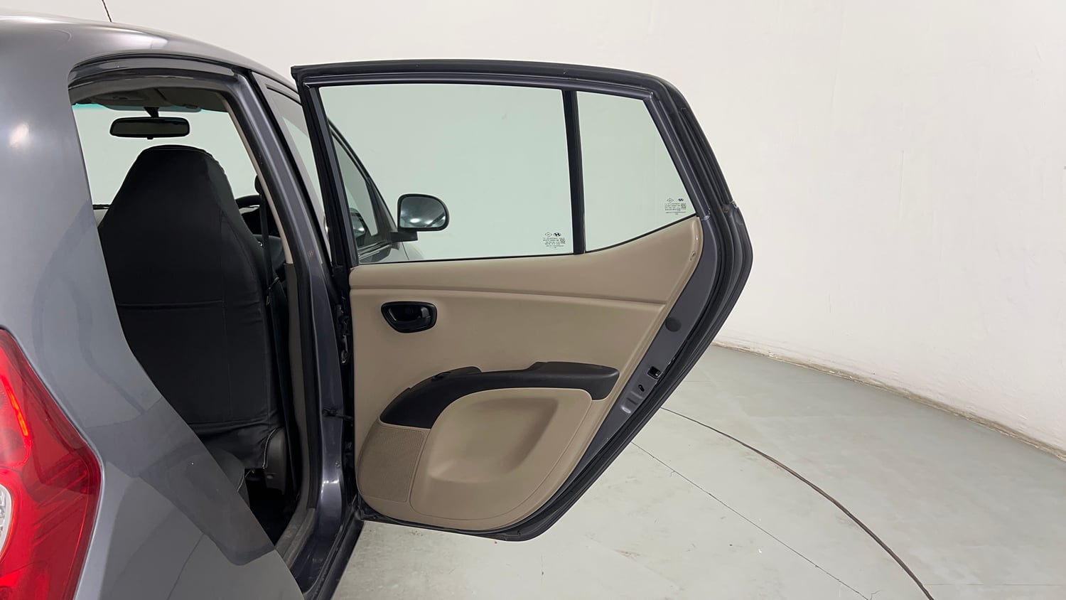 Used 2015 Hyundai i10 Magna 1.1 iRDE2 Petrol Manual interior RIGHT REAR DOOR OPEN VIEW