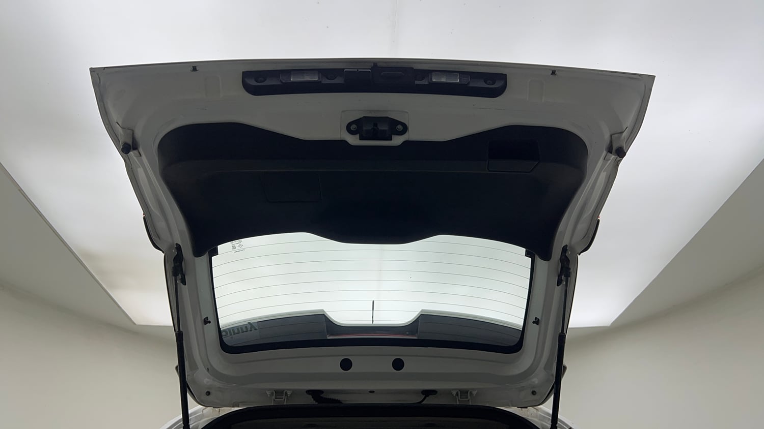 Used 2021 Nissan Magnite XE Petrol Manual interior DICKY DOOR OPEN VIEW
