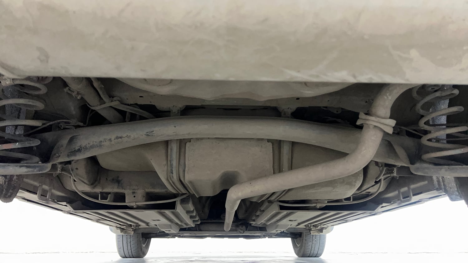 Used 2017 Maruti Suzuki Vitara Brezza VDi (O) Diesel Manual extra REAR UNDERBODY VIEW (TAKEN FROM REAR)
