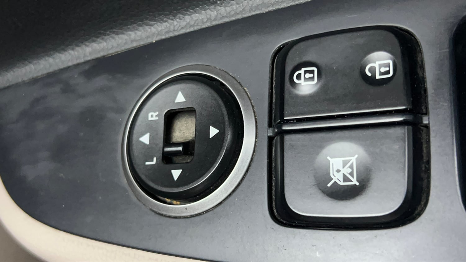Used 2017 Hyundai Grand i10 Magna 1.2 Kappa VTVT Petrol Manual top_features Adjustable ORVM