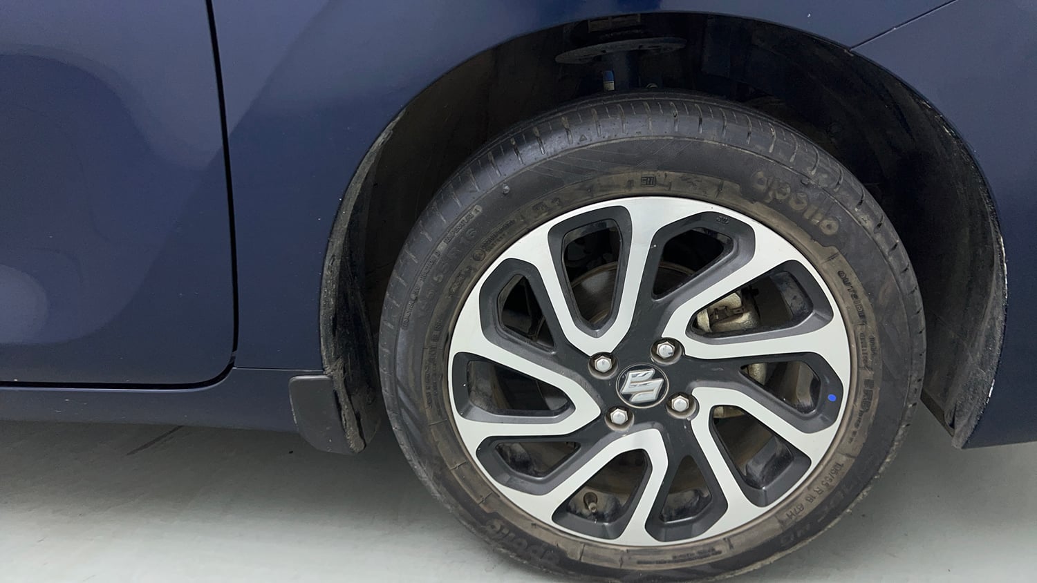 Used 2023 Maruti Suzuki Baleno Alpha AGS Petrol Automatic tyres RIGHT FRONT TYRE RIM VIEW