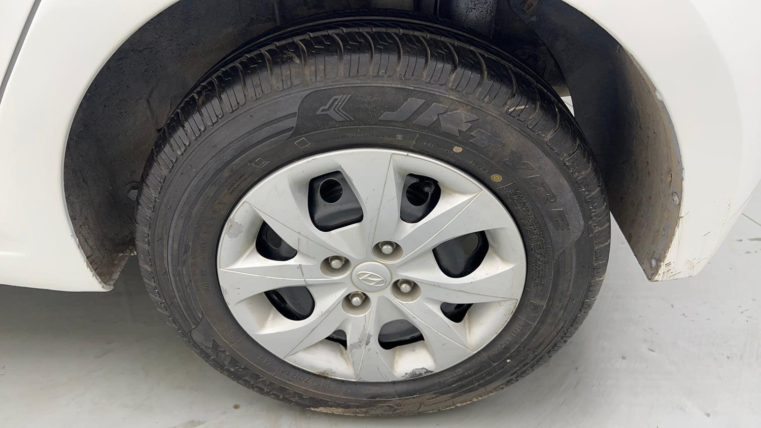 Used 2016 Hyundai Elite i20 Sportz 1.2 Petrol Manual tyres LEFT REAR TYRE RIM VIEW