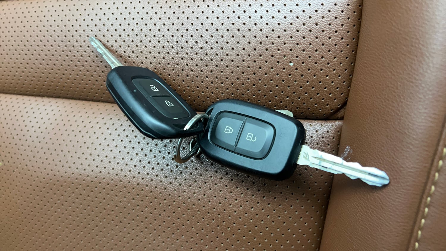 Used 2021 Nissan Magnite XL Petrol Manual extra CAR KEY VIEW