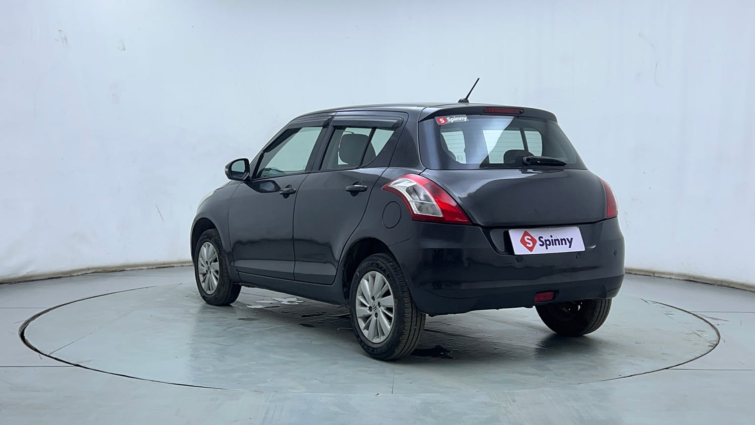 Used 2015 Maruti Suzuki Swift ZXi Petrol Manual exterior LEFT REAR CORNER VIEW