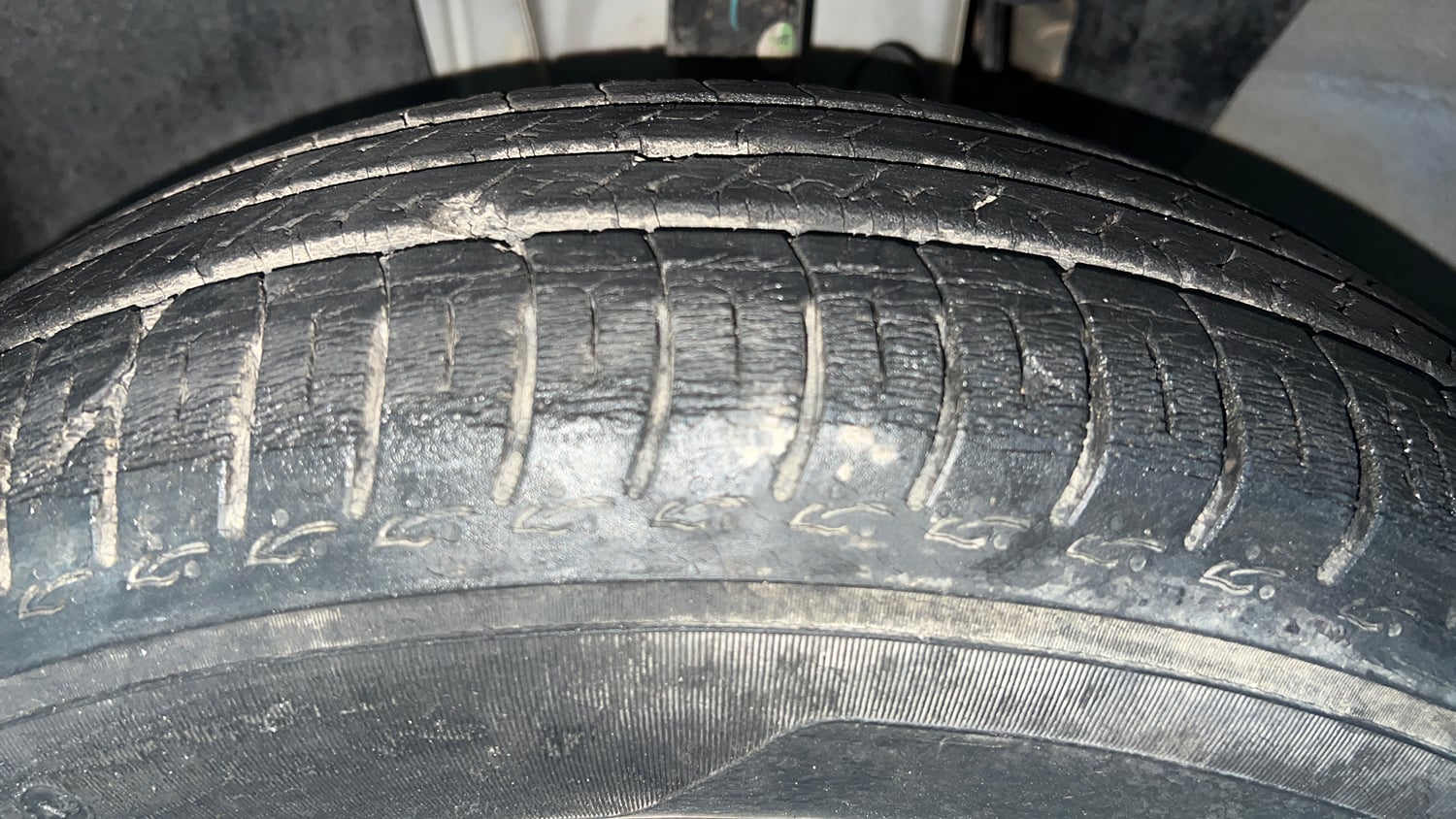 Used 2020 Renault Triber RXL Petrol Manual tyres LEFT FRONT TYRE TREAD VIEW