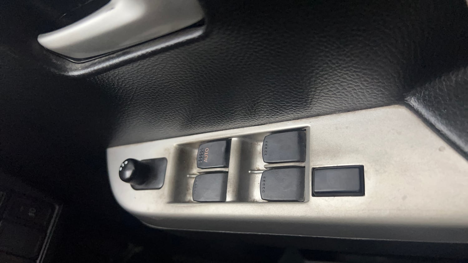 Used 2016 Maruti Suzuki Wagon R VXI Petrol Manual top_features Power windows