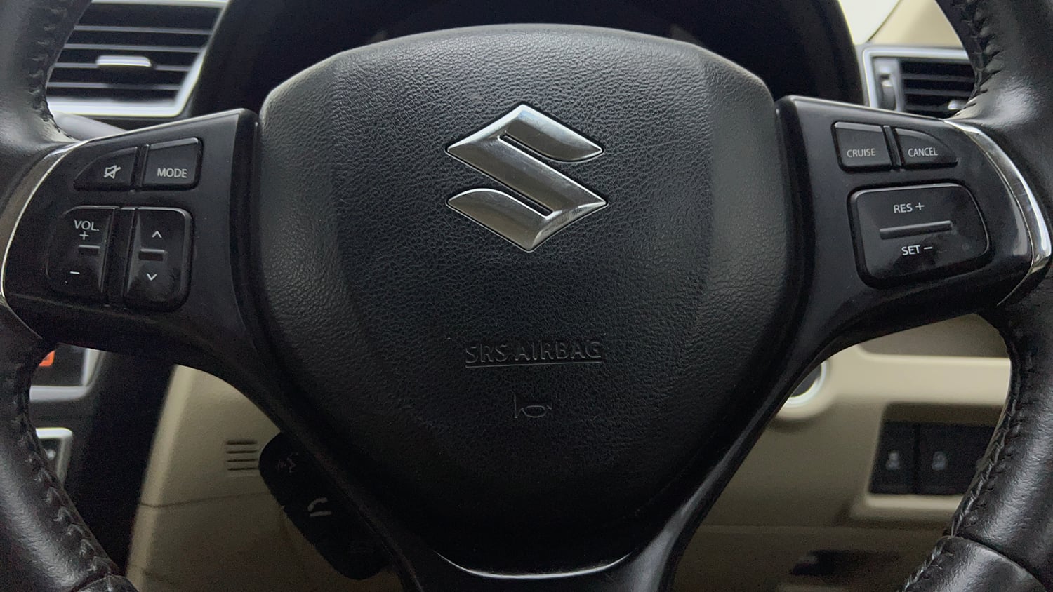 Used 2022 Maruti Suzuki Ciaz Alpha 1.5 AT Petrol Automatic top_features Airbags