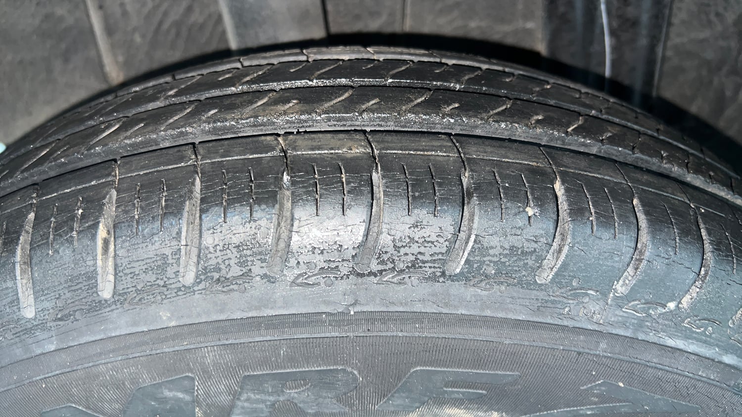 Used 2020 Renault Triber RXL Petrol Manual tyres RIGHT REAR TYRE TREAD VIEW