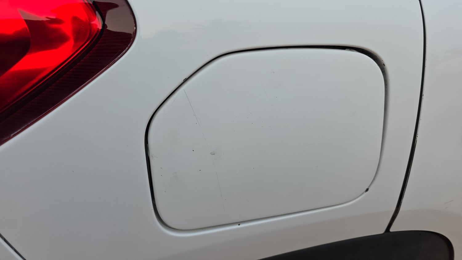 Used 2017 Renault Kwid 1.0 RXT Opt Petrol Manual dents MINOR SCRATCH