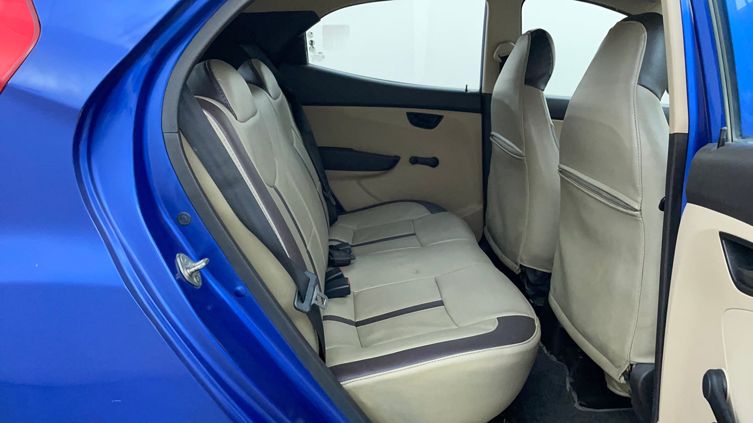Used 2012 Hyundai Eon Magna + Petrol Manual interior RIGHT SIDE REAR DOOR CABIN VIEW