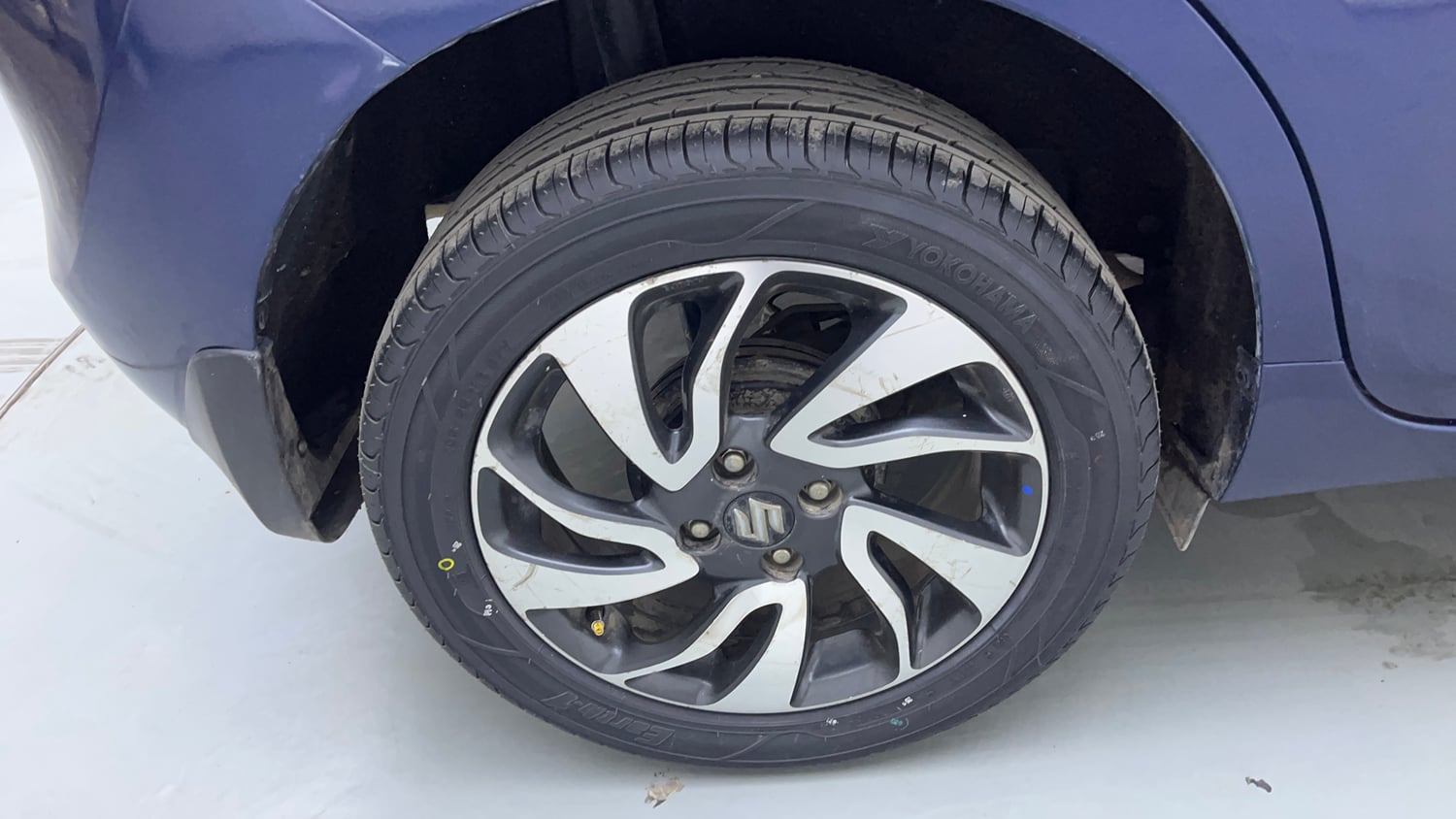Used 2021 Maruti Suzuki Baleno Zeta Petrol Manual tyres RIGHT REAR TYRE RIM VIEW