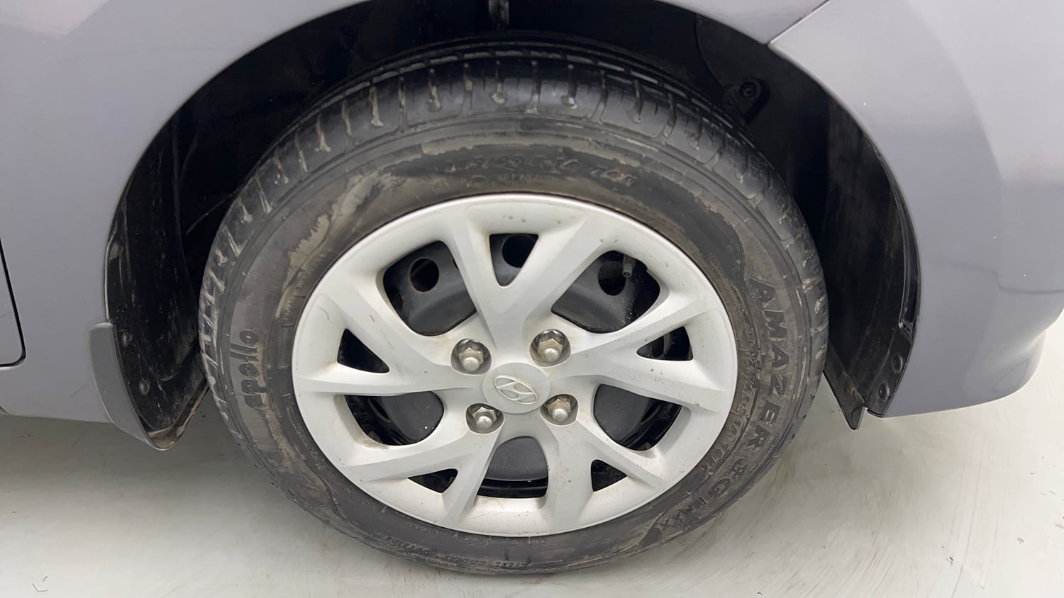 Used 2017 Hyundai Grand i10 Magna 1.2 Kappa VTVT Petrol Manual tyres RIGHT FRONT TYRE RIM VIEW