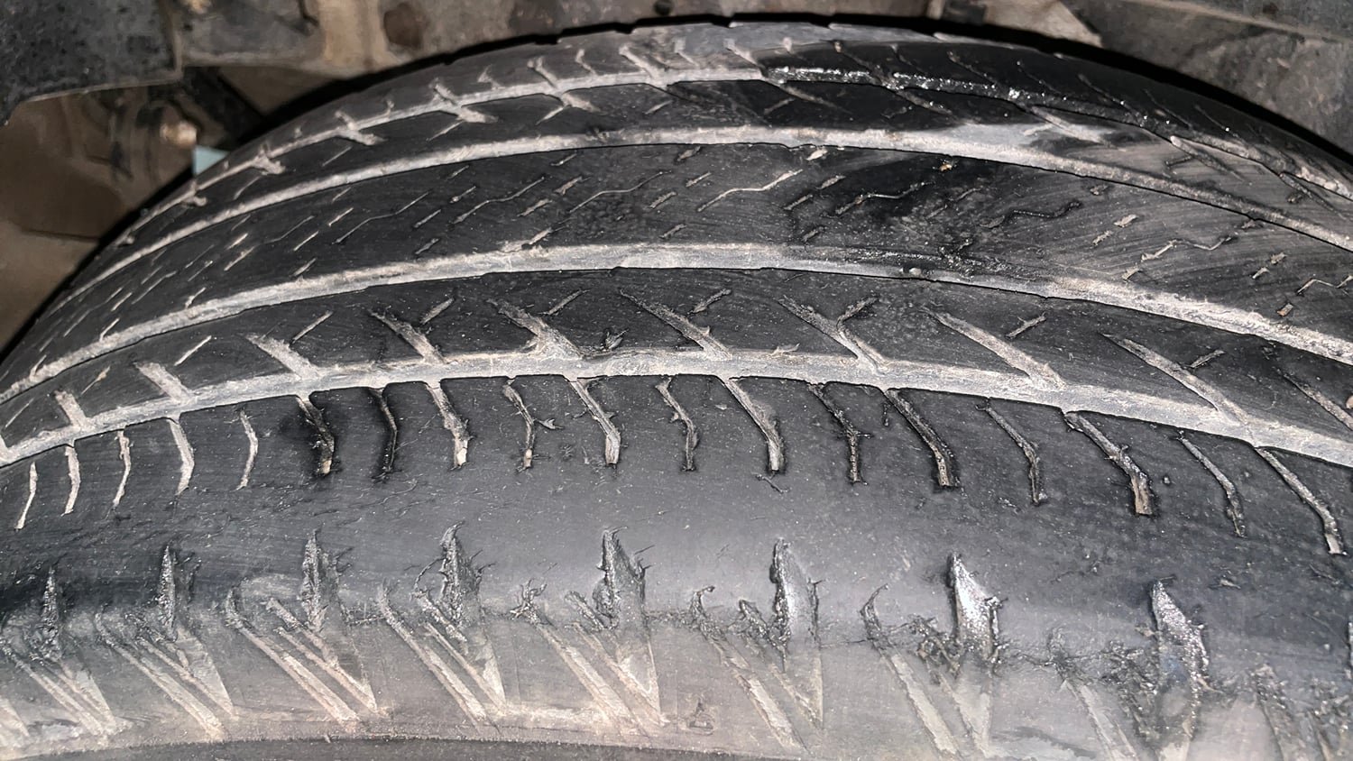 Used 2019 Mahindra XUV500 W11 Diesel Manual tyres RIGHT REAR TYRE TREAD VIEW