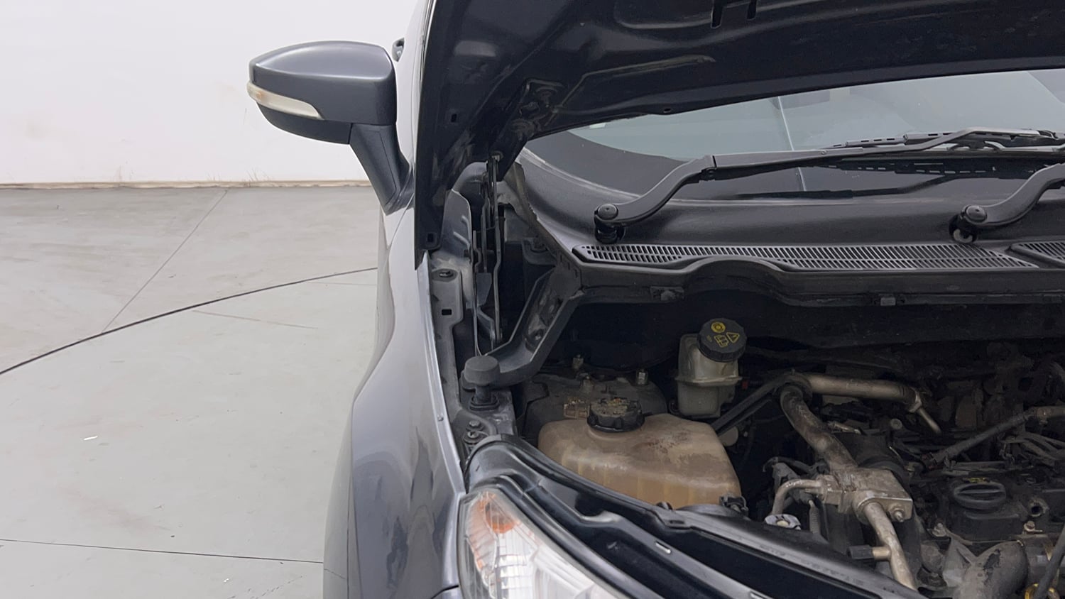 Used 2017 Ford EcoSport Titanium 1.5L TDCi Diesel Manual engine ENGINE RIGHT SIDE HINGE & APRON VIEW