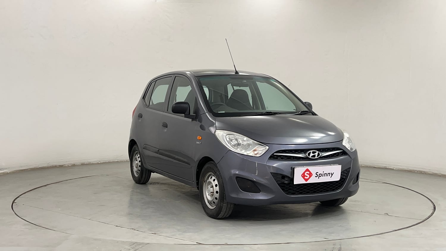 Used 2015 Hyundai i10 Magna 1.1 iRDE2 Petrol Manual exterior RIGHT FRONT CORNER VIEW