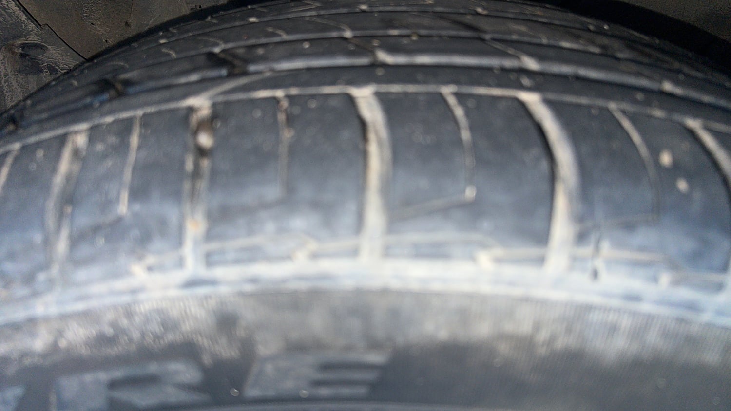 Used 2022 Kia Seltos X Line 1.5 Diesel AT Diesel Automatic tyres LEFT FRONT TYRE TREAD VIEW