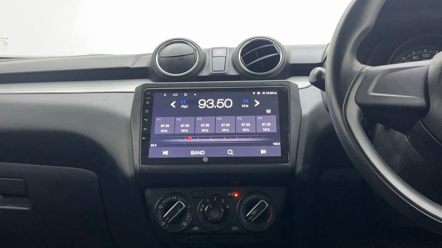 Used 2019 Maruti Suzuki Swift LXi Petrol Manual interior MUSIC SYSTEM & AC CONTROL VIEW