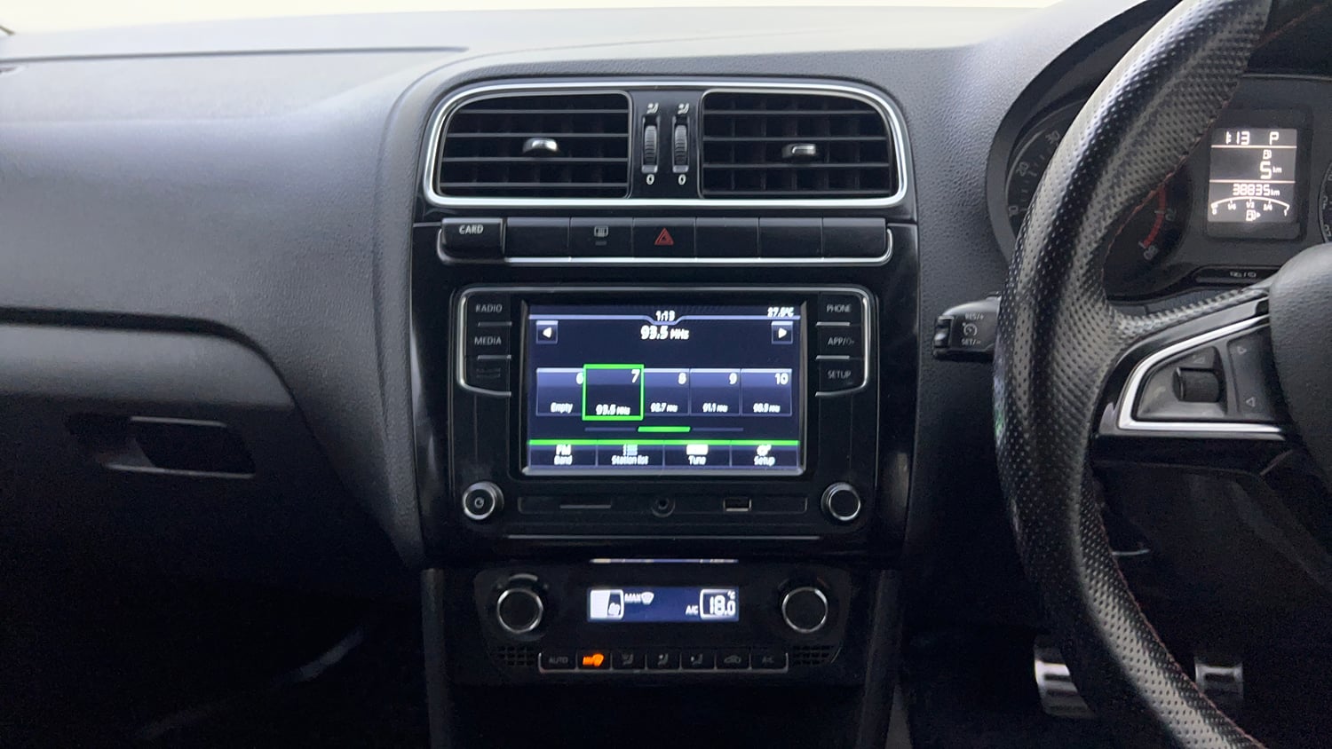 Used 2018 Skoda Rapid Style 1.6 MPI AT Petrol Automatic top_features Touch screen infotainment system