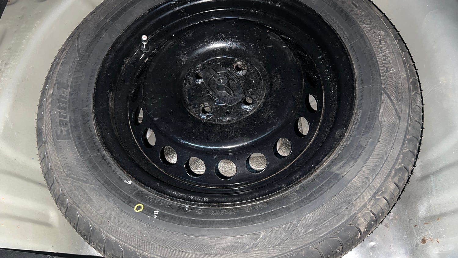 Used 2018 Maruti Suzuki Baleno Delta 1.2 Petrol Manual tyres SPARE TYRE VIEW