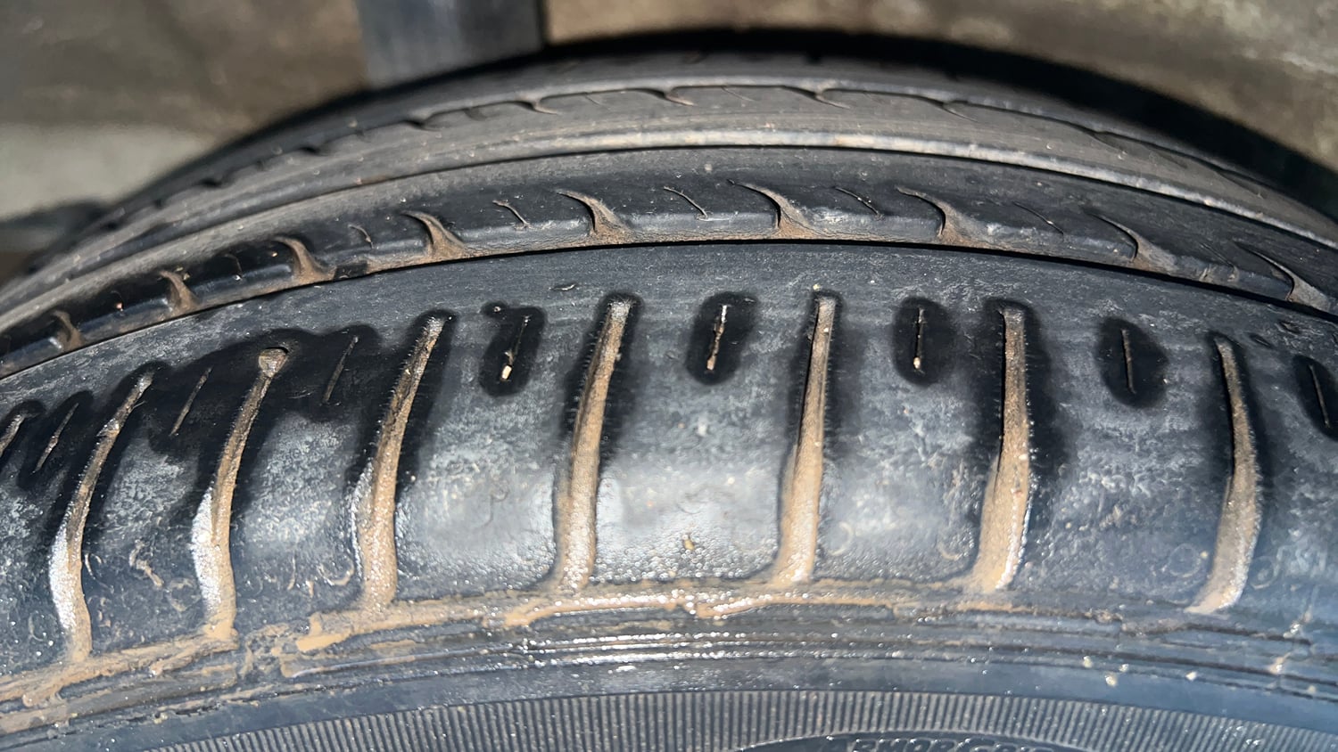 Used 2019 Honda City V CVT Petrol Petrol Automatic tyres RIGHT REAR TYRE TREAD VIEW
