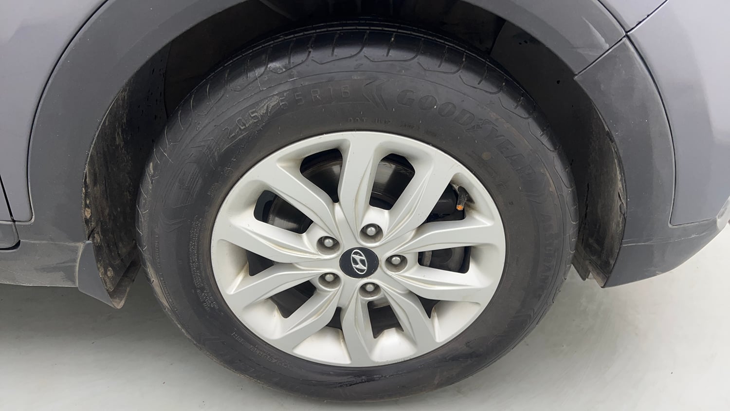 Used 2018 Hyundai Creta SX 1.6 Petrol Petrol Manual tyres RIGHT FRONT TYRE RIM VIEW