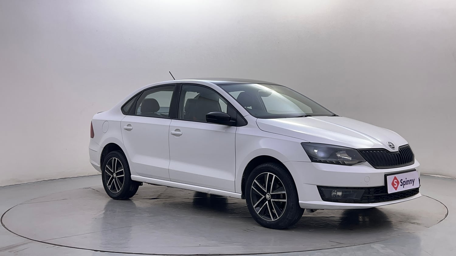 Used 2018 Skoda Rapid Style 1.6 MPI AT Petrol Automatic exterior RIGHT FRONT CORNER VIEW