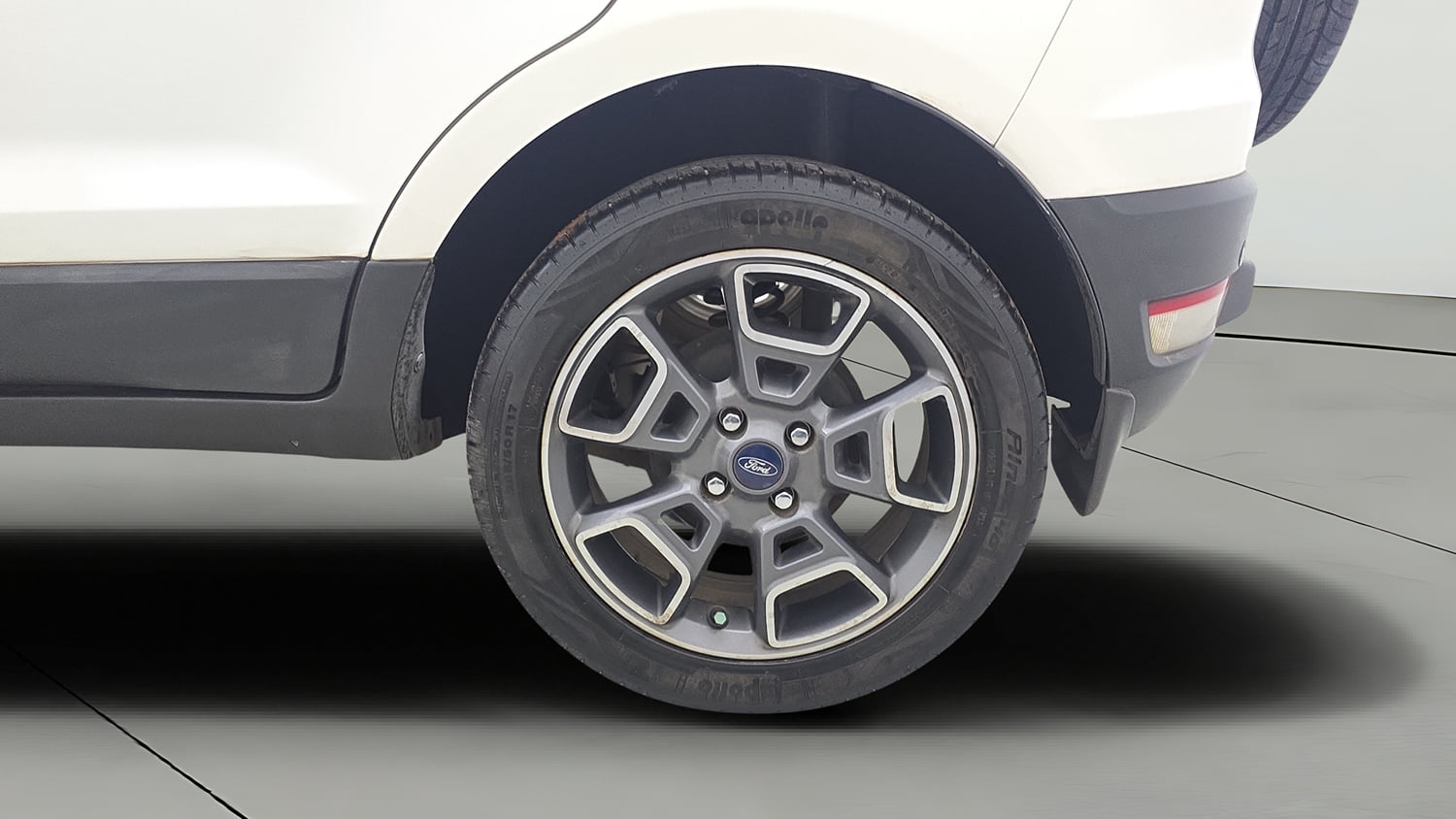 Used 2017 Ford EcoSport Titanium 1.5L TDCi Diesel Manual tyres LEFT REAR TYRE RIM VIEW
