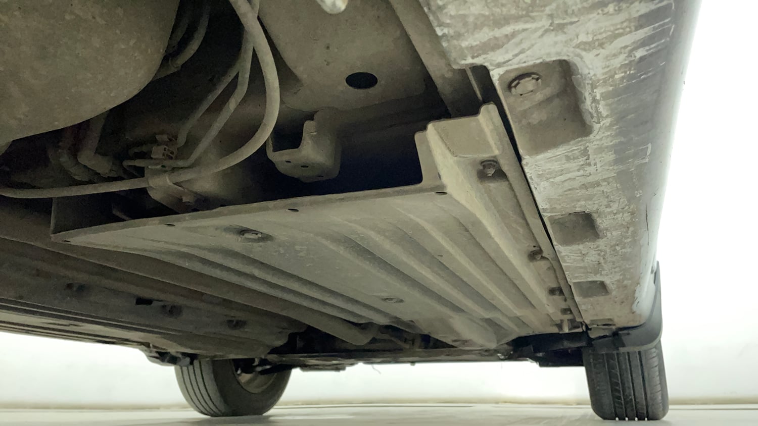 Used 2019 maruti-suzuki Vitara Brezza ZDi Plus AGS Diesel Automatic extra REAR RIGHT UNDERBODY VIEW