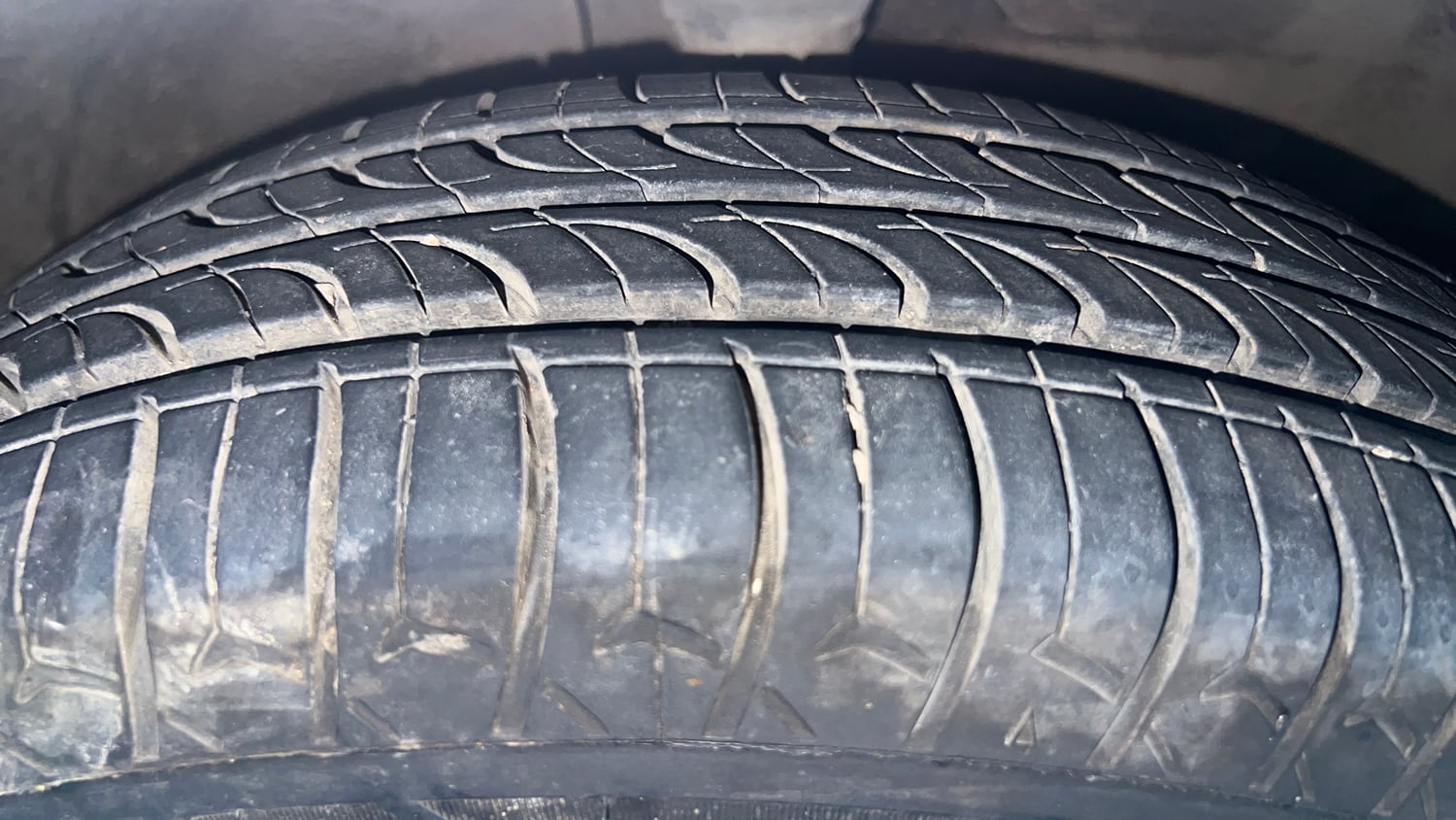 Used 2018 Maruti Suzuki Wagon R VXI+ AMT Petrol Automatic tyres RIGHT FRONT TYRE TREAD VIEW