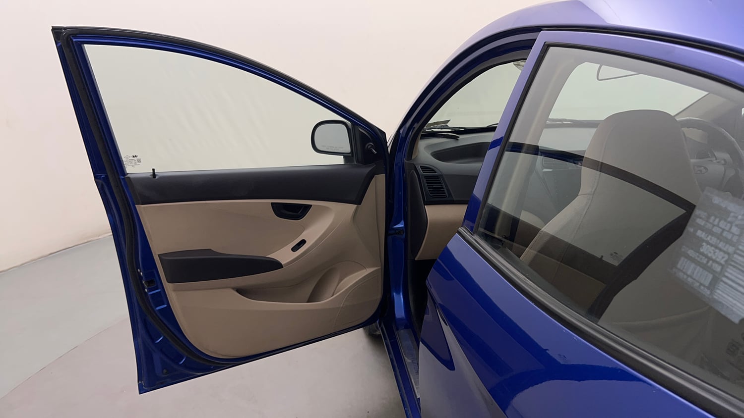 Used 2014 Hyundai Eon Magna + Petrol Manual interior LEFT FRONT DOOR OPEN VIEW