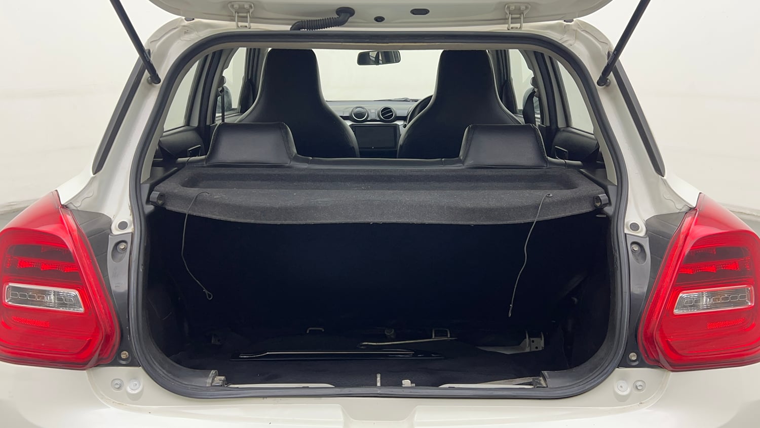 Used 2019 Maruti Suzuki Swift LXi Petrol Manual interior DICKY INSIDE VIEW